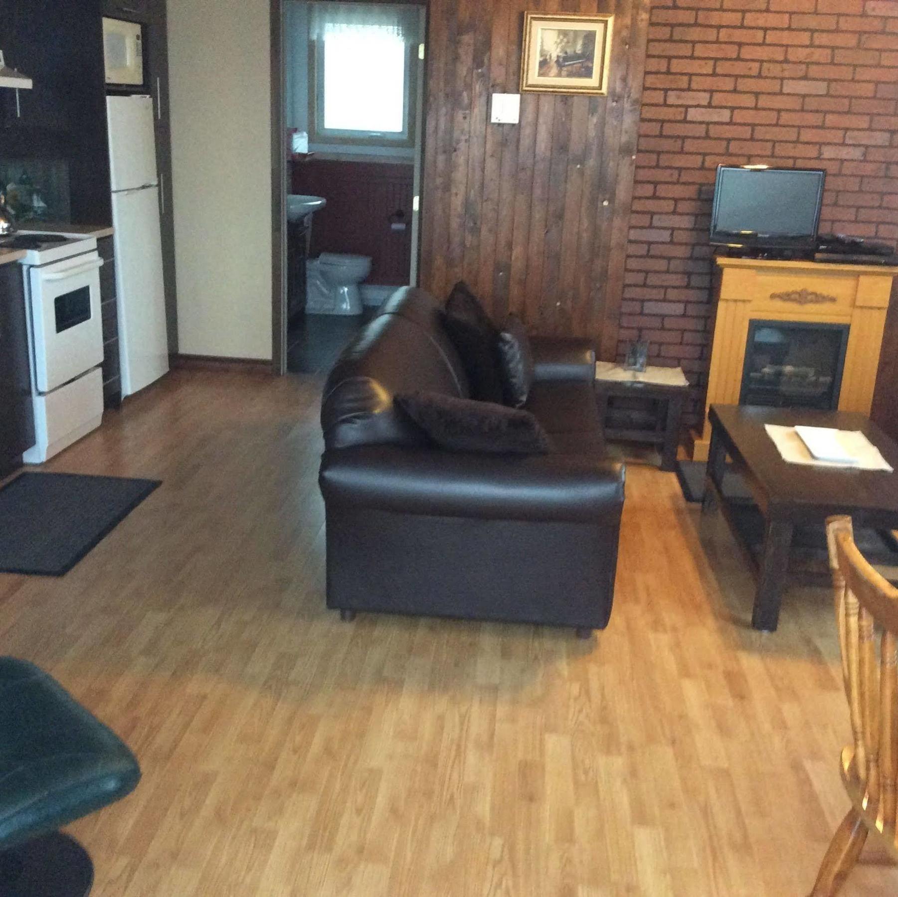 Les Chalets Baie Cascouia Larouche 外观 照片